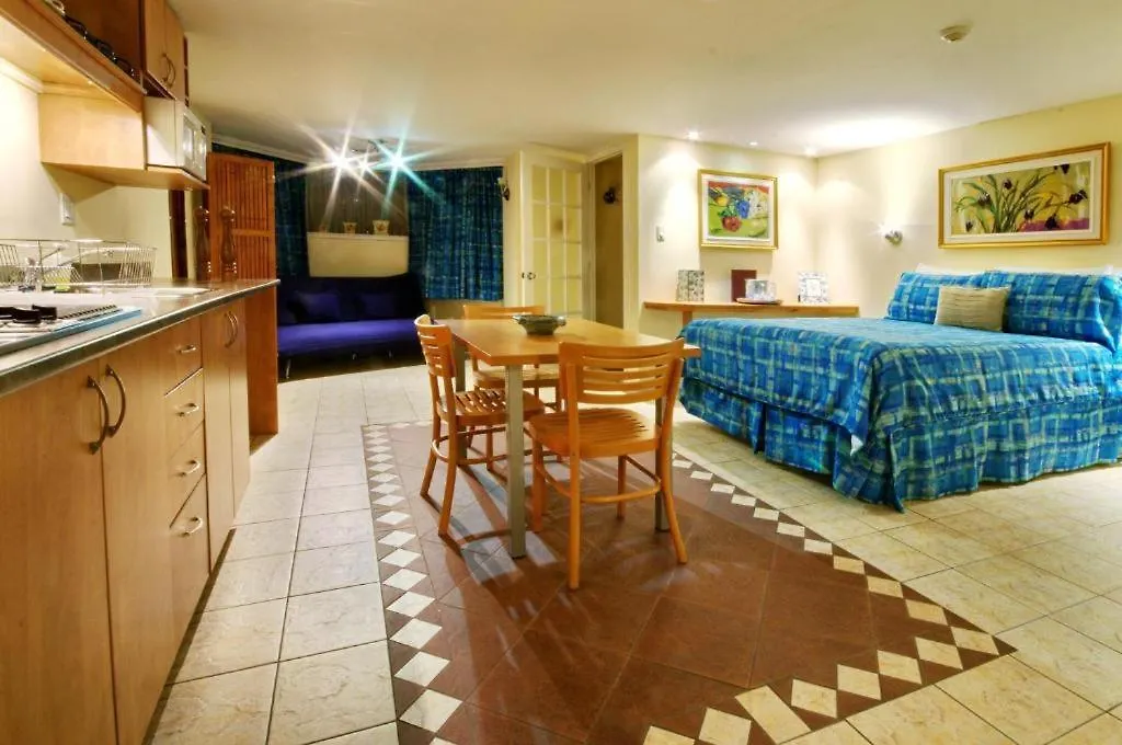 Manoir Sherbrooke Montreal Hotel
