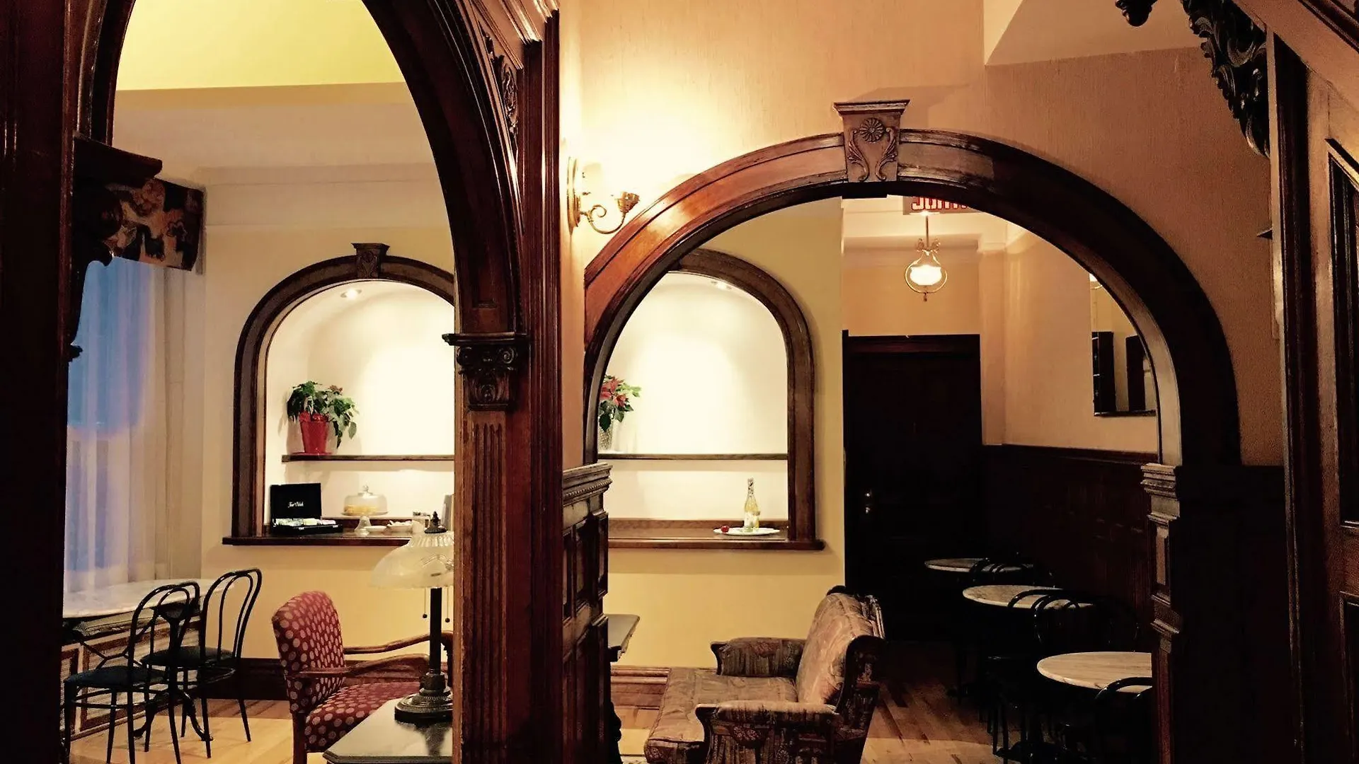 Manoir Sherbrooke Montreal Hotel