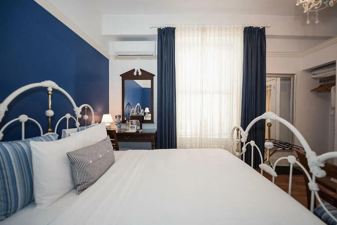 Manoir Sherbrooke Montreal Hotel